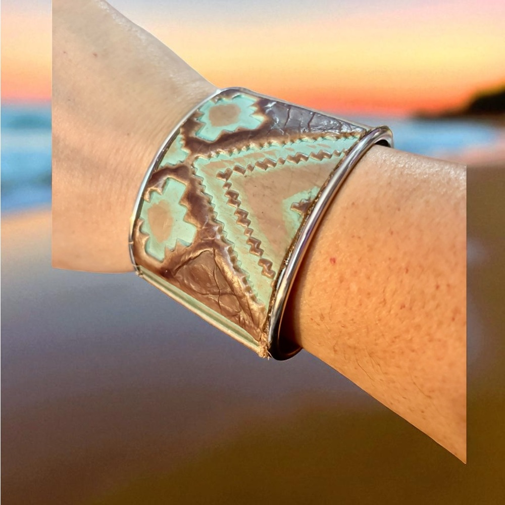 💗💗💗Navajo inspired Calfskin‎ Leather Bracelet Cuff-